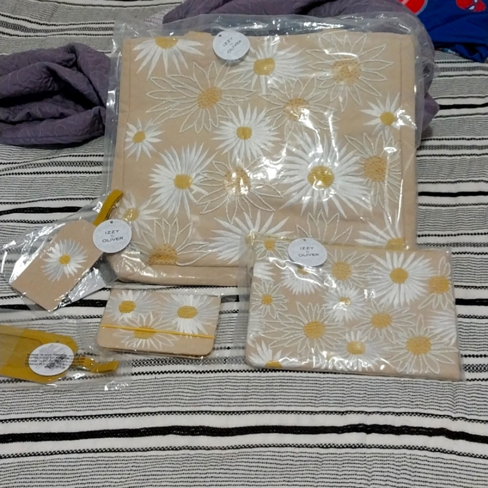 Izzy and Oliver tote,with matching pouch passport book and 2 luggage tags